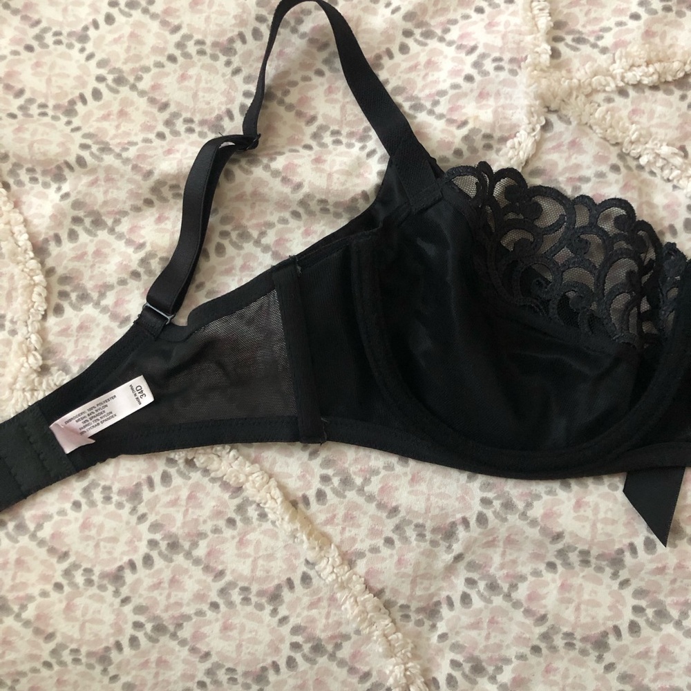 Victoria's Secret Black Lace Bra with Rhinestone Trim VGC 34D - Picture 4 of 6